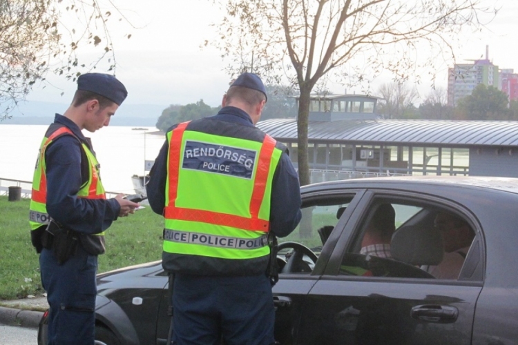 Ittas és drogos sofőrökre vadászik a rendőrség a hétvégén