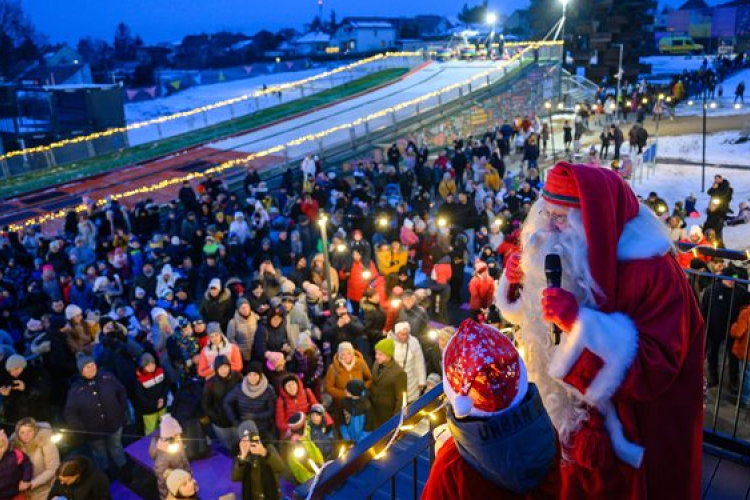 Megnyitott a téli Gyárkert Veszprémben