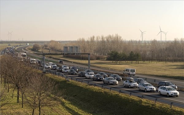 Csökken a torlódás az M1-esen Hegyeshalomnál