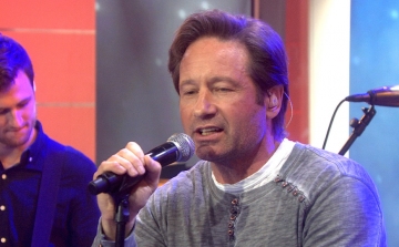 A filmsztár David Duchovny rockerként jön Magyarországra