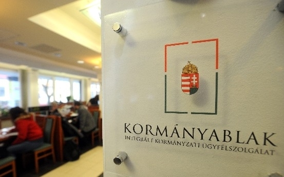 Rendkívüli nyitva tartás van a kormányablakokban és okmányirodákban a hétvégén